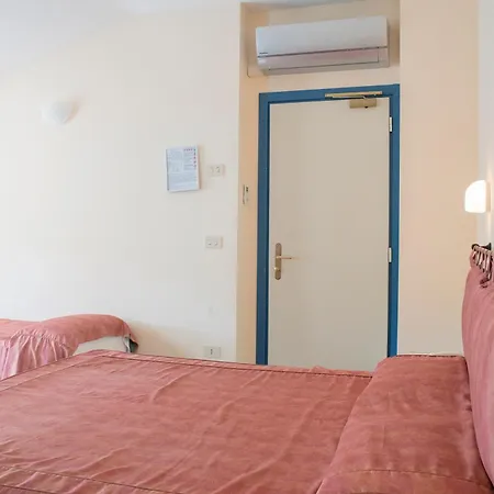 Italia Szálloda 3*